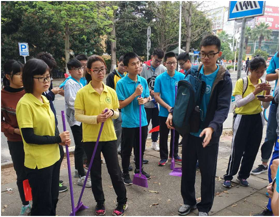 人人为我,我为人人——学雷锋活动日之“我为校园换新容”