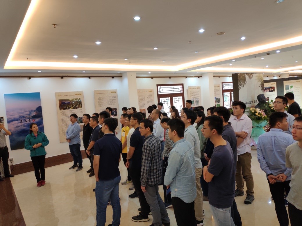 材料学院直属部门分工会组织教工赴韶关学习彭华教授先进事迹